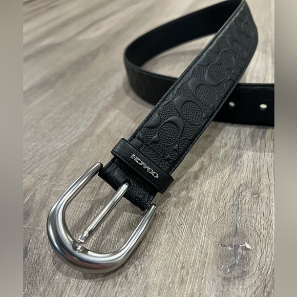 Coach Small Black Embossed Patterned Leather Belt with Silver Stamped Buckle - Picture 2 of 8